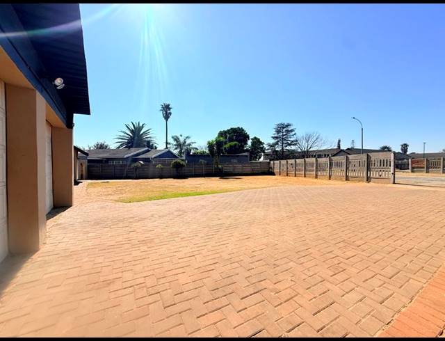 3 BEDROOM HOUSE FOR SALE IN CRESSLAWN